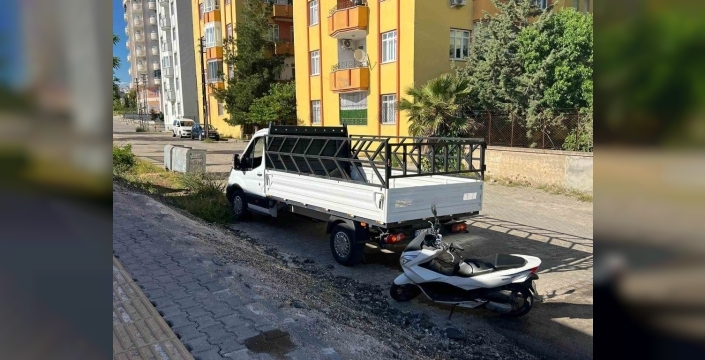 Kilis'te kan donduran kaza: Motosiklet ve kamyonet çarpıştı, 3 kişi yaralandı