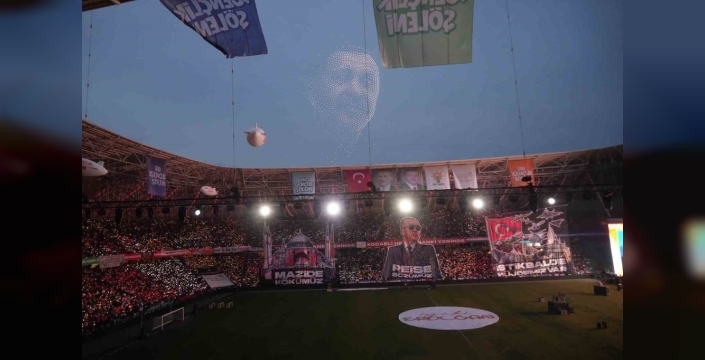 Kocaeli'de dronlarla Erdoğan'a coşkulu selam