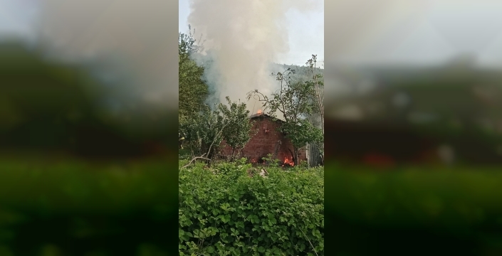 Kocaeli'de tek katlı evde yangın paniği