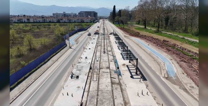 Kocaeli'de tramvay hattında raylar birleştirildi