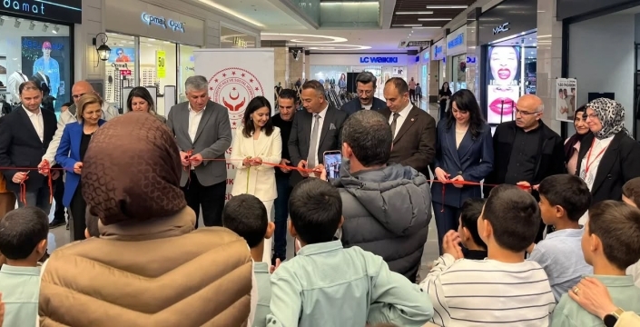 Konya’da yurt çocuklarının eserleri sergilendi: El emeği ürünler büyük beğeni topladı