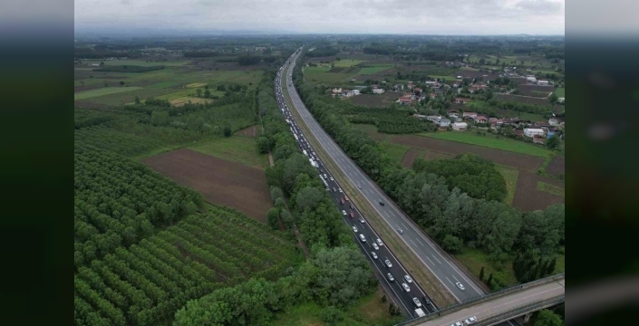 Kurban Bayramı'nda Sakarya'da trafik felç oldu