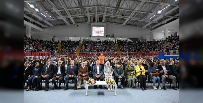 Malatya'da Anneler Günü coşkusu: Fadıl Aydın sevenleriyle buluştu