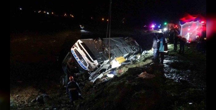 Malatya'da korkunç kaza: 3 ölü, 22 yaralı var