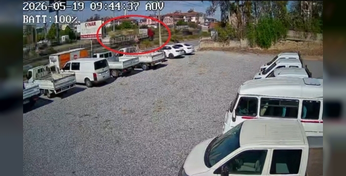 Manavgat'ta kamyon çarpan yaya hayatını kaybetti