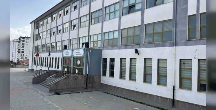 Niğde'de 27 öğrenci yemek sonrası hastaneye kaldırıldı