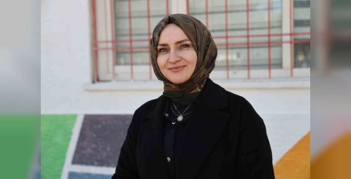 Okul duvarları öğrencilerin ve öğretmenlerin fırçasıyla renklendi