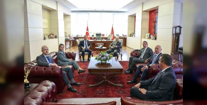 Özgür Özel, Koç Ailesi İle Buluştu: 100. Yıl Daveti Gündemde