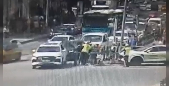 Polisin 'heimlich' manevrası, kuryeye hayat verdi