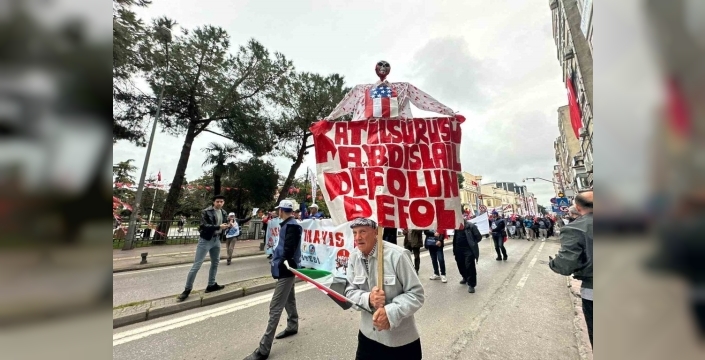 Samsun’da 1 Mayıs, yağmur dinlemedi: Coşkulu kutlama!