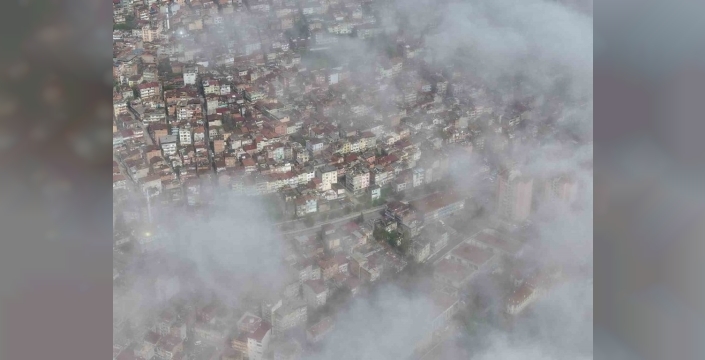 Samsun'da yoğun sis, şehri beyaz örtüyle kapladı