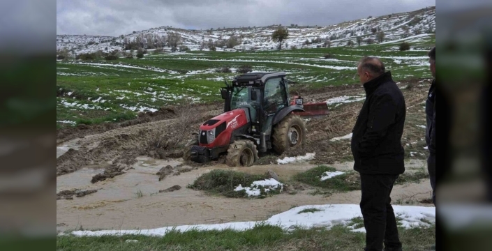 Sultan Dağları'nda dram: 30 saat süren kurtarma operasyonuyla çobanlar ve sürüler kurtarıldı