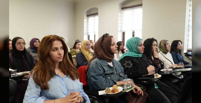TÜRGEV ve Turkcell, genç kızları iş dünyasına hazırlamak için yeni bir program başlattı