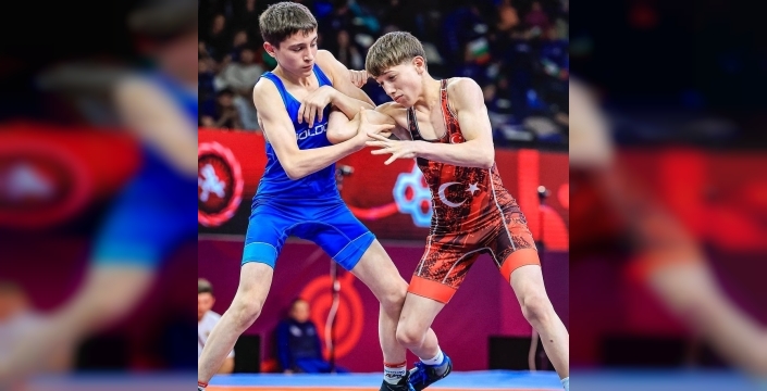 U17 Avrupa Şampiyonası'nda Filenin Umudu Ömer Arslan'dan Bronz Madalya