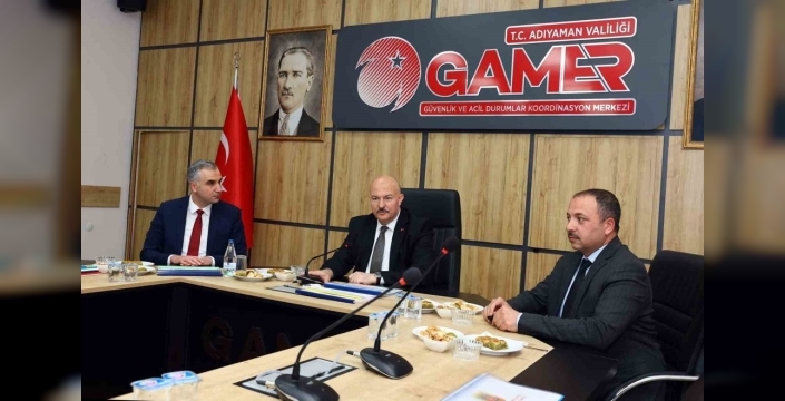 Vali Küçük acil çağrı merkezinde: Adıyaman'ın nabzını tuttu