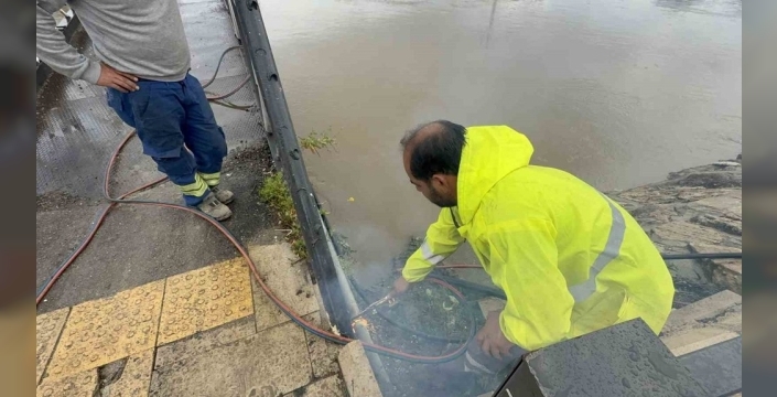 Yeşilırmak taştı, Turhal köprüleri sökülüyor: Taşkın riski alarmı
