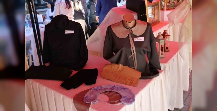 Yurtlardaki gizli yetenekler sahnede: Öğrencilerin el emeği göz nuru eserleri büyük ilgi gördü