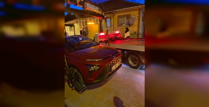 Zonguldak'ta nefes kesen anlar: İki otomobil kafa kafaya çarpıştı, yaralılar var!