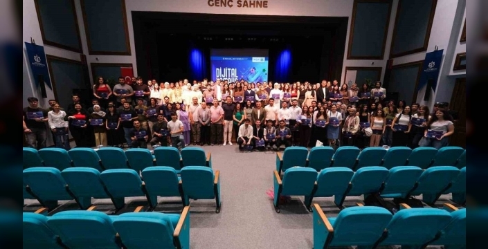 237 genç dijital becerilerini sertifika ile taçlandırdı