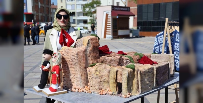 4 bin yıllık Harput Kalesi, el emeği amigurumiyle yeniden canlandı