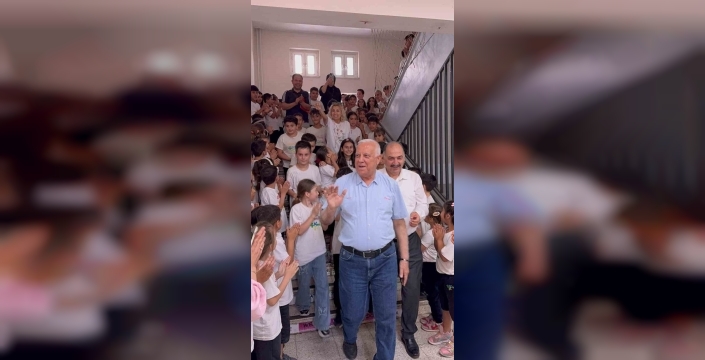 44 yıllık öğretmen, öğrencileriyle duygusal bir veda yaşadı