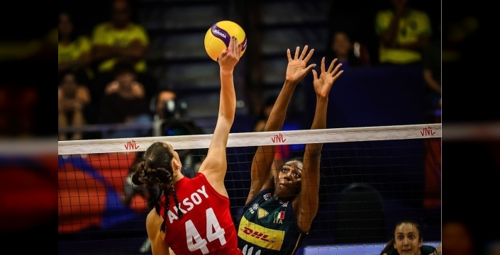 A milli kadın voleybol takımı, İtalya'ya karşı mağlup oldu