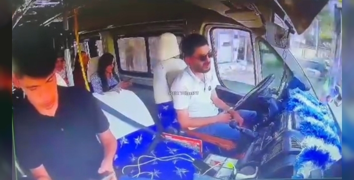 Adana'da dolmuş kazasında 7 kişi yaralandı, sürücü uyudu