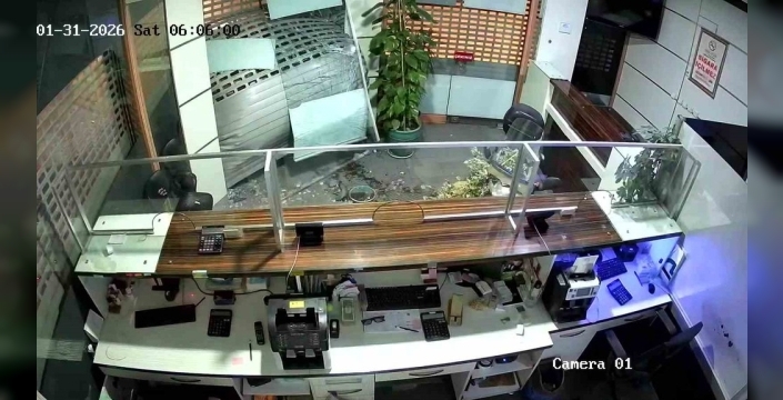 Adana'da film gibi soygun: 16 bin dolar çaldılar