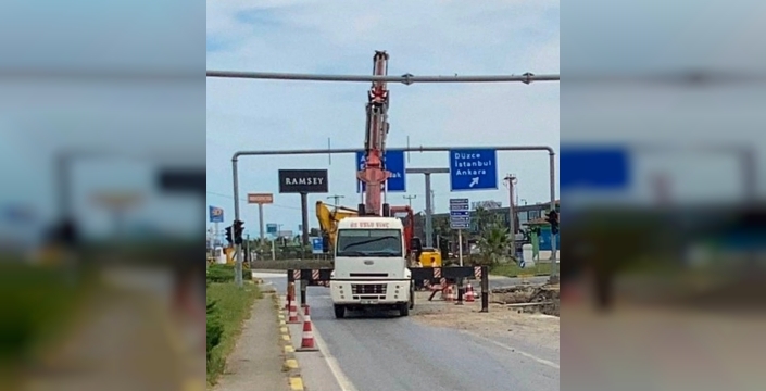 Akçakoca'da Sapak'ta yol çalışması trafiği altüst etti: Sürücüler dikkat!