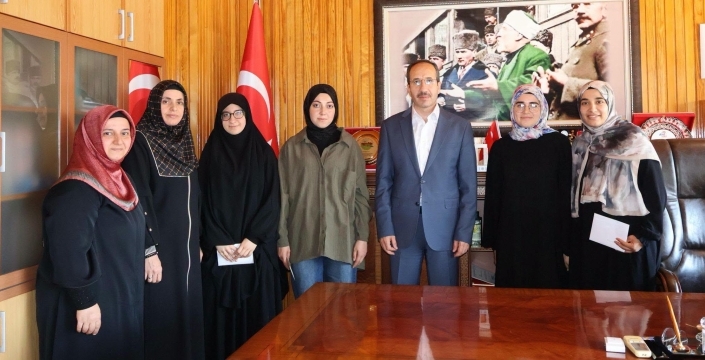 Akşehir'de 2 öğrenci umre ödülü kazandı