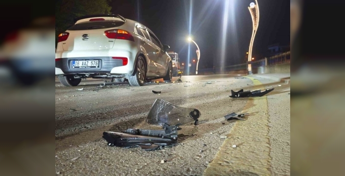 Akyazı'da otomobil ve motosiklet çarpıştı: Bir yaralı