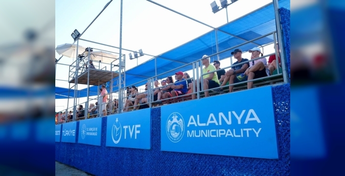 Alanya plaj voleybolunun zirvesine ev sahipliği yapıyor: Dünya yıldızları sahada