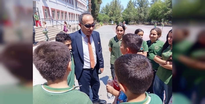 Ali Çomruk: Değerlerine sahip çıkan nesiller yetiştirmek önceliğimiz
