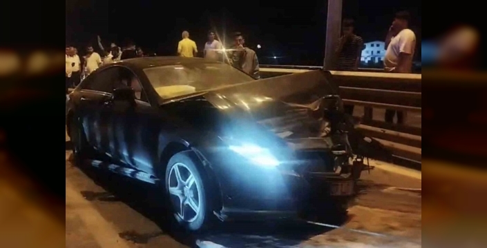 Alkollü sürücü, Manavgat'ta köprülü kavşakta kaza yaptı