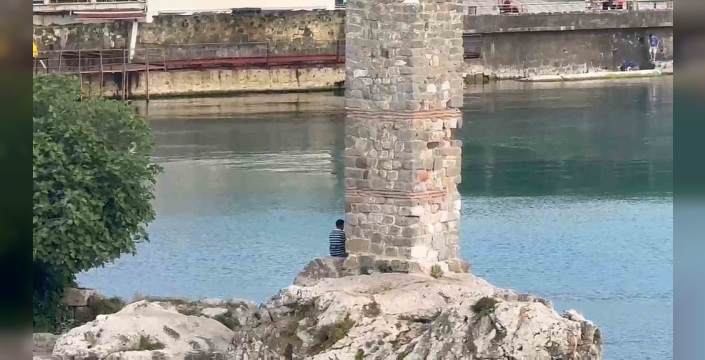 Amasra'da tarihi yapılara sprey boya saldırısı