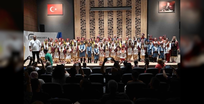 Anadolu'nun ruhu Karacabey'de canlandı: Halk oyunları gecesi nefes kesti