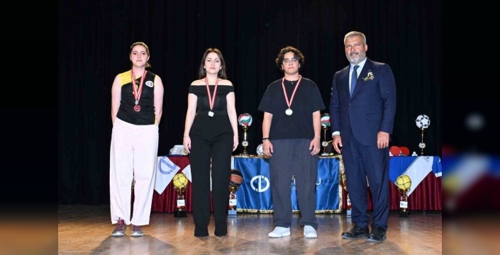 Anadolu Üniversitesi, 2026 Spor Ödülleri’ni sahiplerine sundu