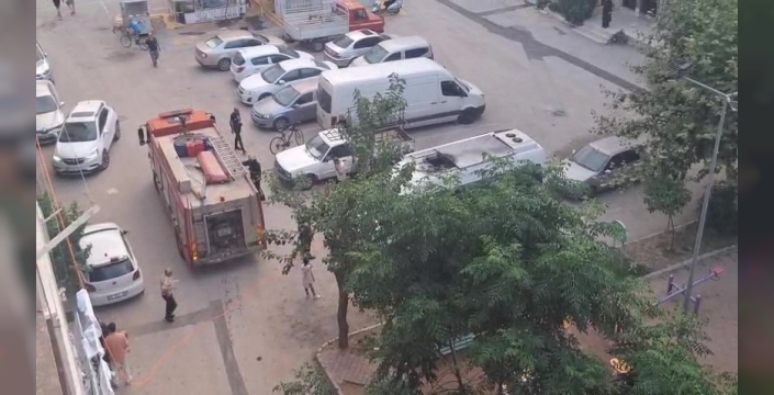Antalya'da alev alan minibüse kahraman vatandaşlardan ilk müdahale!