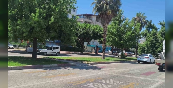 Antalya'da yayaya çarpan sürücü, 'Gözüme sinek kaçtı' diyerek gözyaşı döktü