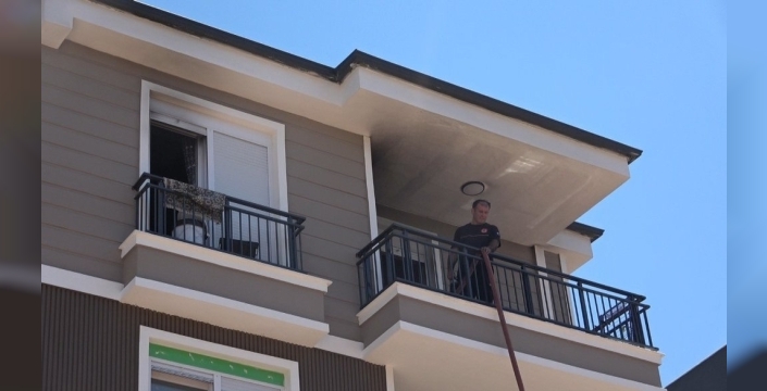 Antalya'da yürekler ağza geldi: Apartman dairesinde korku dolu anlar