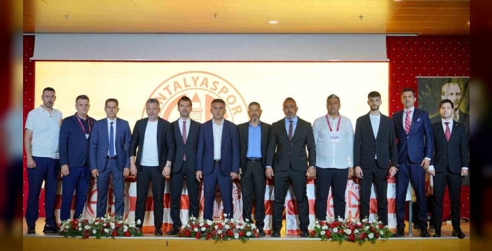 Antalyaspor'da yeni yönetim şekillendi: Görev dağılımı yapıldı