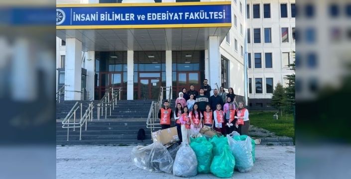 Ardahan Üniversitesi'nde 'İstediğin Gibi Bırak' sloganıyla çevre seferberliği