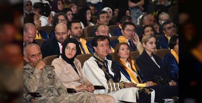 Ardahan Üniversitesi'nde mezuniyet coşkusu: Yeni bir hayatın başlangıcı