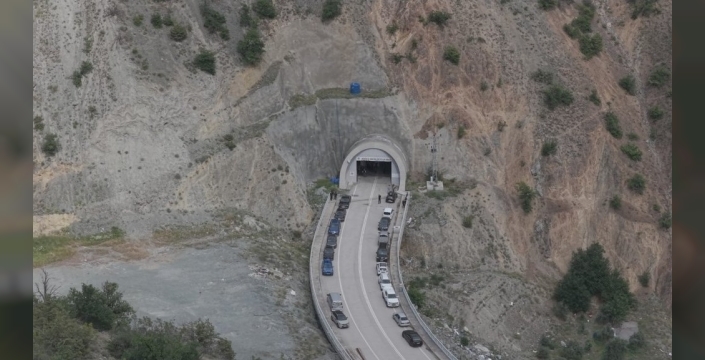 Artvin'de tünelde istiridye mantarı üretimi başladı