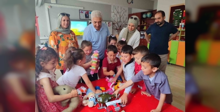 Atık ipler sihirli dokunuşlarla minik kalplere ulaştı: Geri dönüşüm projesi umut saçtı