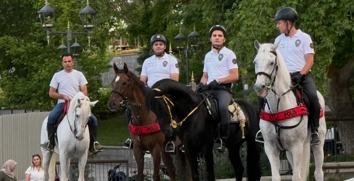 Atlı Polislerimiz Meram’da