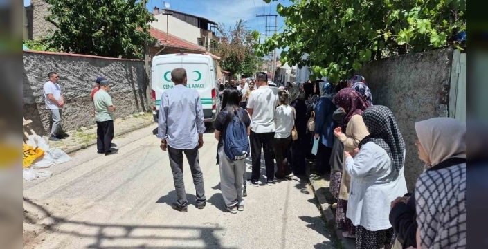 Ayşe Teyze, kazada can verdiği sokaktan son yolculuğuna uğurlandı; sürücü tutuklandı