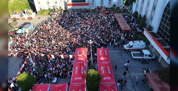 Bahçelievler'de dev ekranlar 'milli heyecan'ı coşturdu