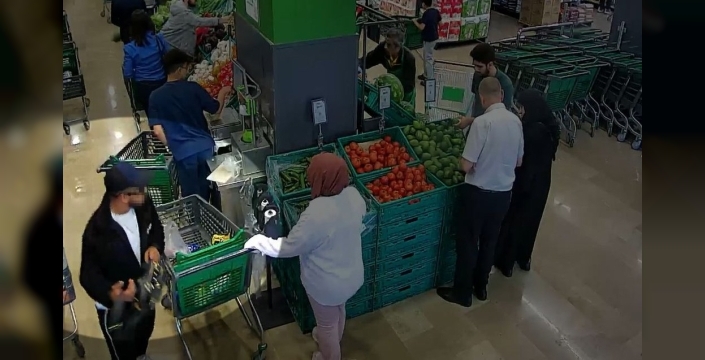Başakşehir'de markette çanta hırsızlığı anı kamerada görüntülendi