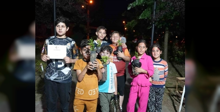 Başkan Özlü, mahalle sakinlerinin sorularını yanıtladı: '100 proje sözünü yerine getireceğiz
